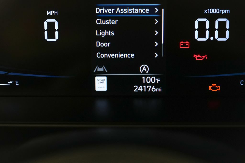 Used 2025 Hyundai Elantra SE FWD image 18