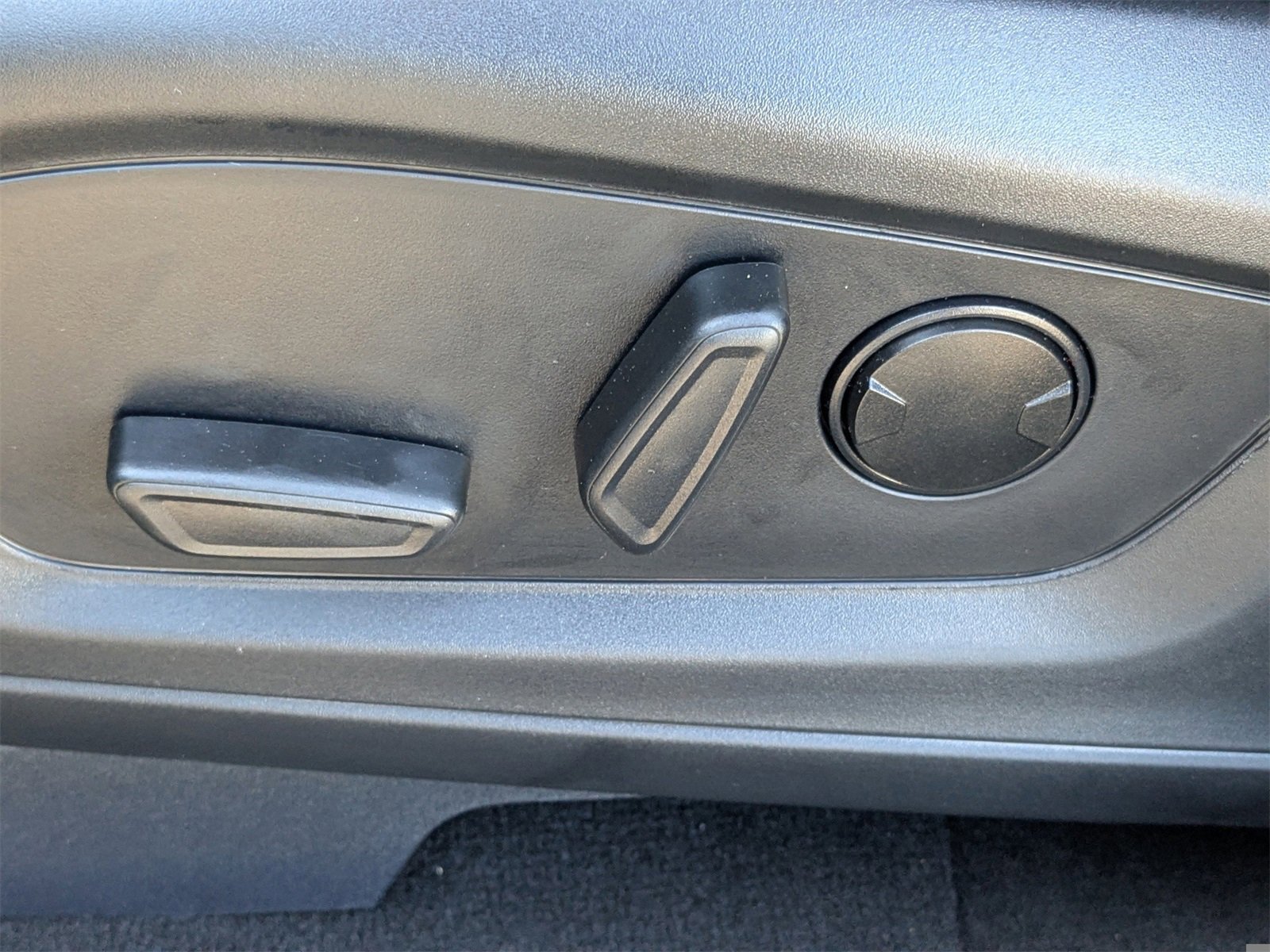 Certified 2025 Ford Explorer Active image 23