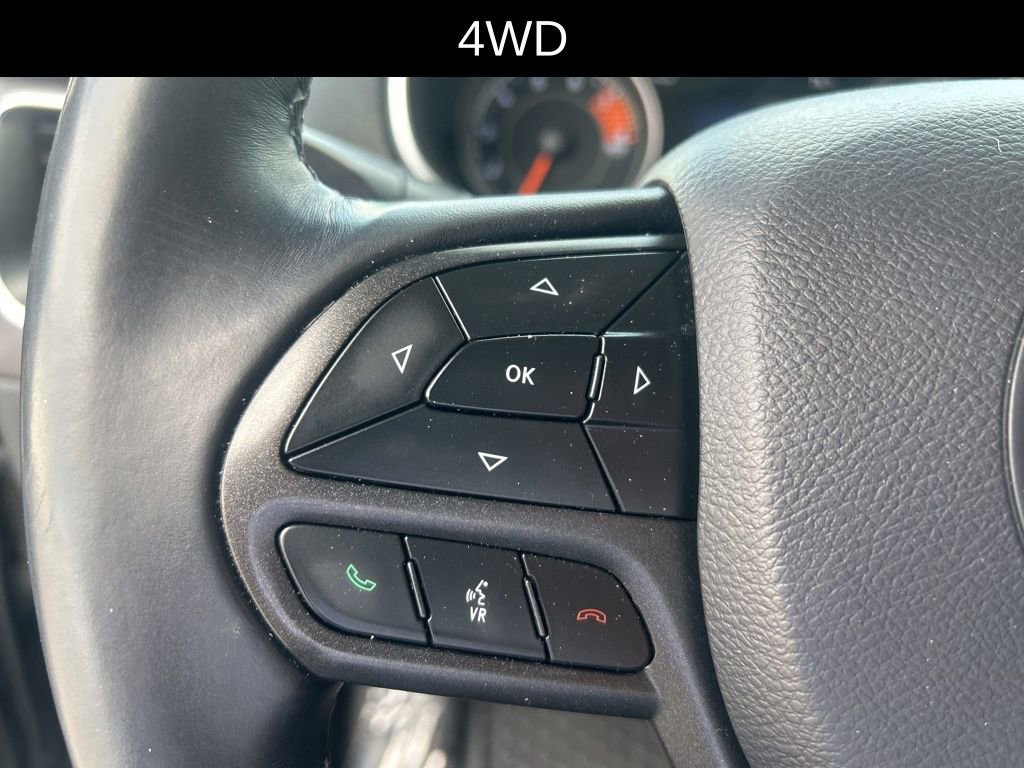 Used 2019 Jeep Cherokee Trailhawk AWD/4WD image 12