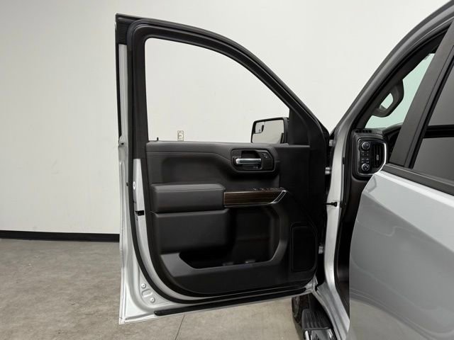 Used 2021 Chevrolet Silverado 1500 RST image 13