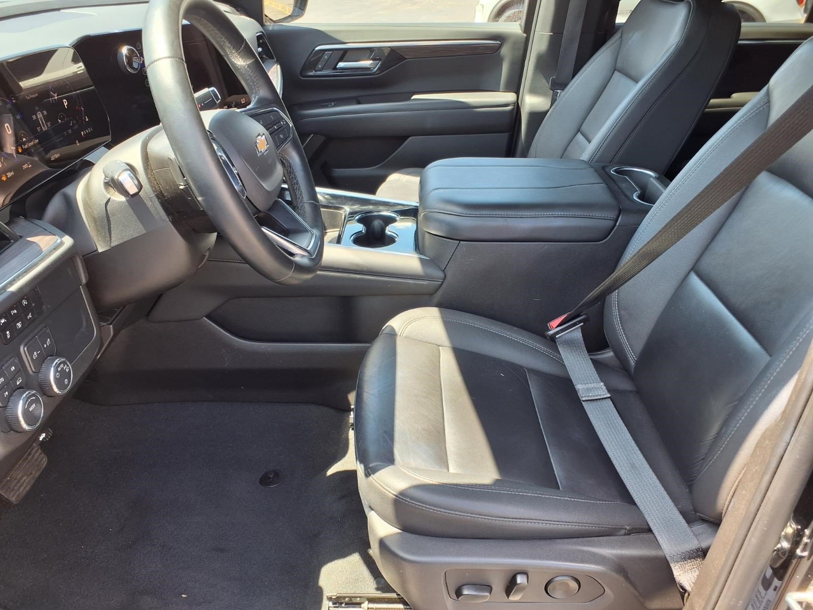 Used 2025 Chevrolet Tahoe LT AWD/4WD image 14