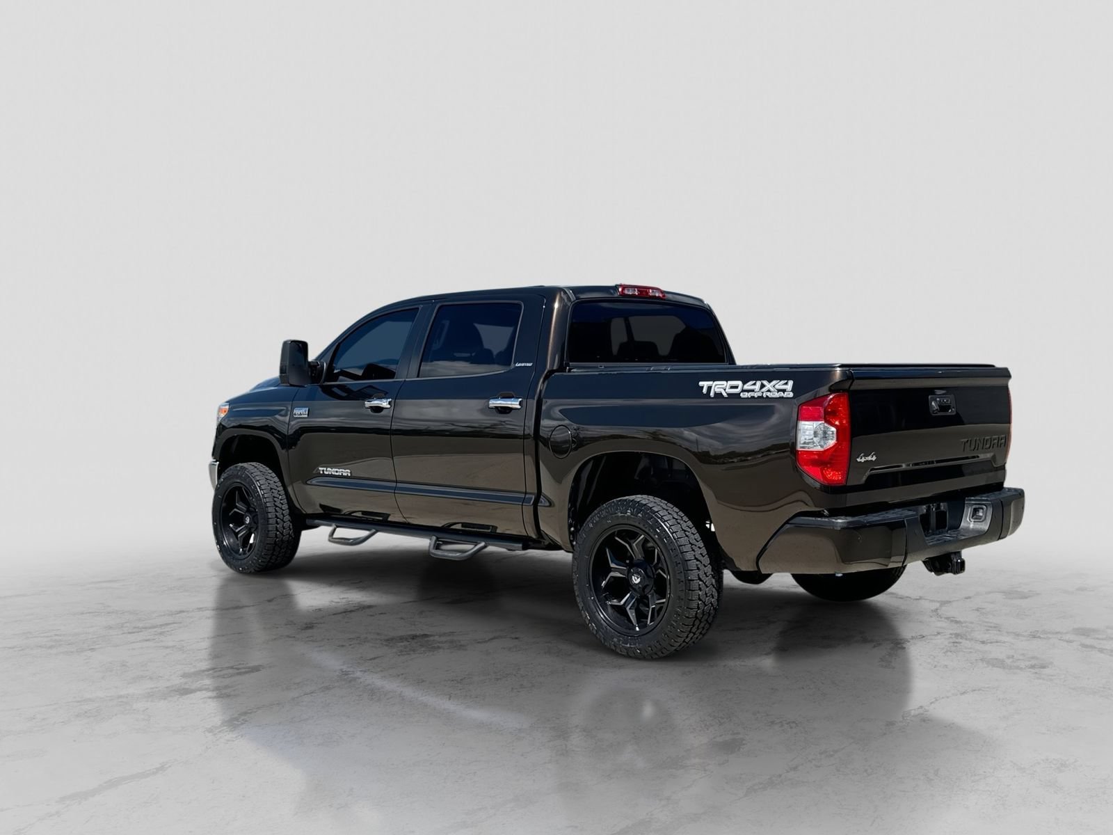 Used 2019 Toyota Tundra Limited w/ Limited Premium Package AWD/4WD image 5