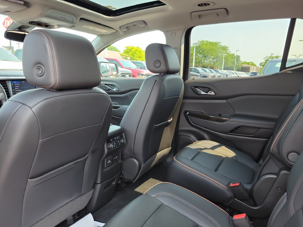 Used 2022 GMC Acadia AT4 w/ Technology Package AWD/4WD image 18