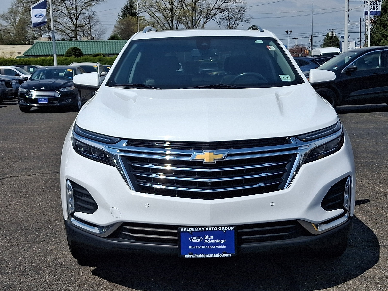 Used 2022 Chevrolet Equinox Premier AWD/4WD image 2