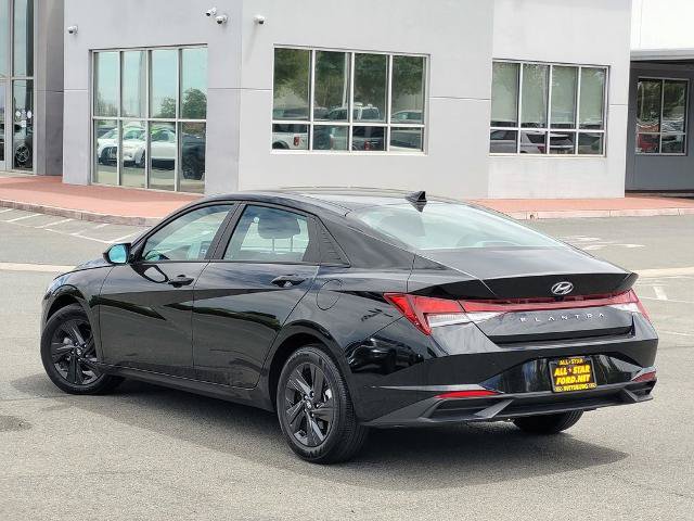 Used 2023 Hyundai Elantra SEL FWD image 6