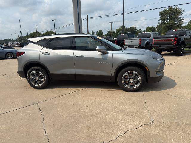 Used 2024 Chevrolet Blazer LT w/ Convenience Package FWD image 7