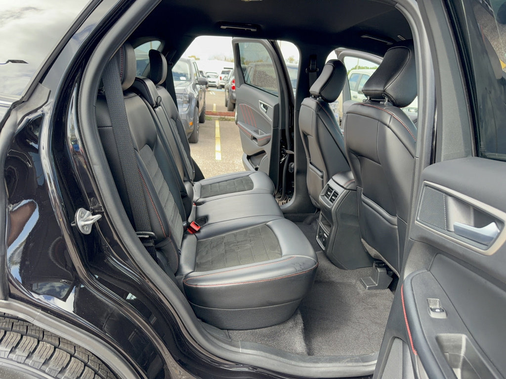 Certified 2024 Ford Edge ST-Line image 15