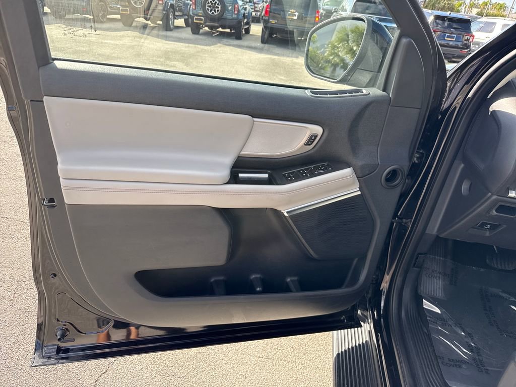 Certified 2025 Ford Expedition Active image 14