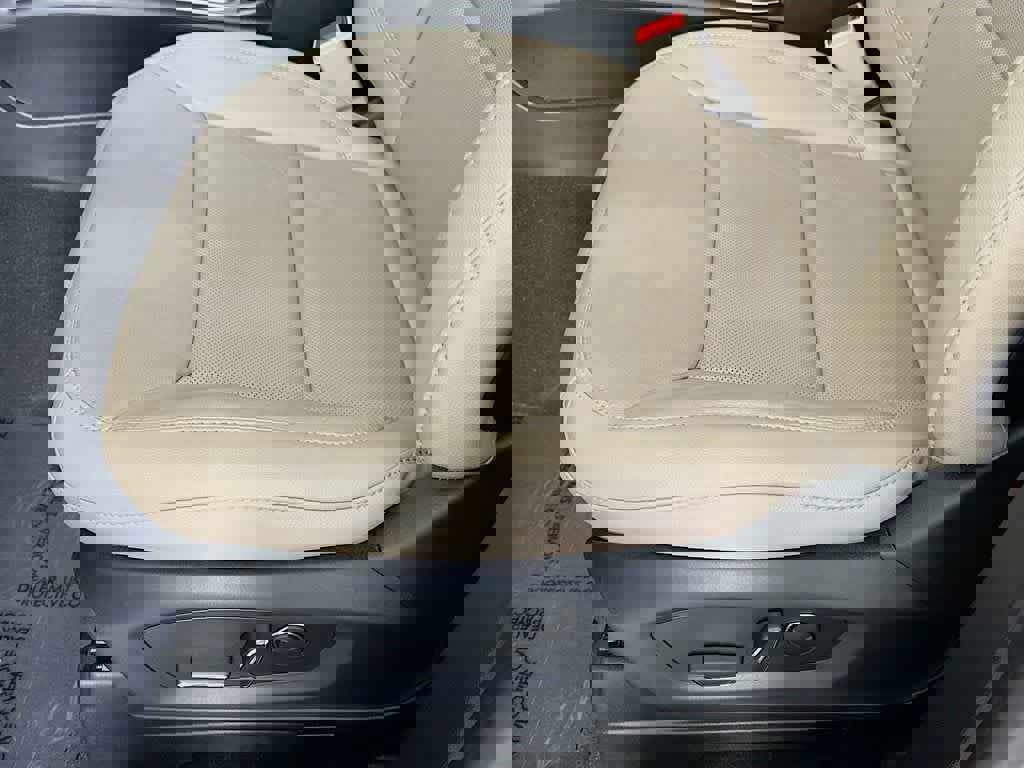 Certified 2020 Ford Explorer Limited w/ Class III Trailer Tow Package image 32