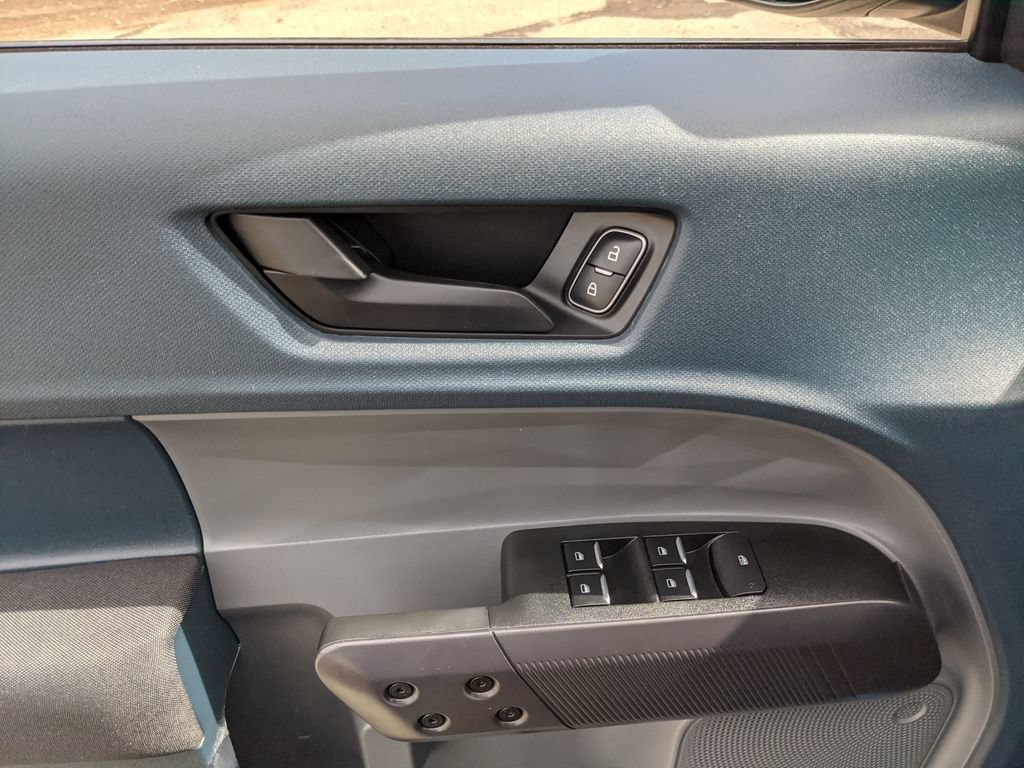 Certified 2025 Ford Maverick XL FWD image 14