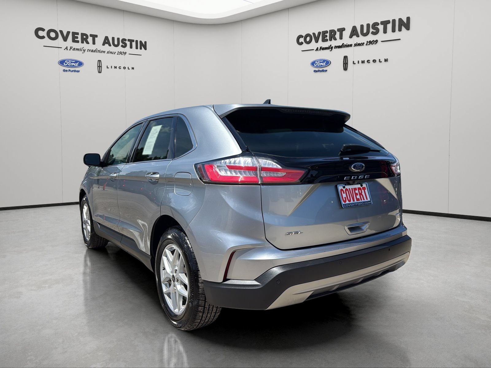 Certified 2024 Ford Edge SEL AWD/4WD image 3