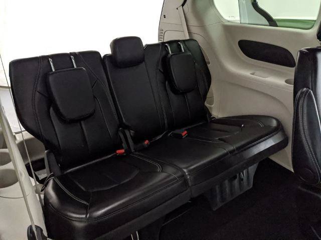 Used 2024 Chrysler Pacifica Touring-L FWD image 20