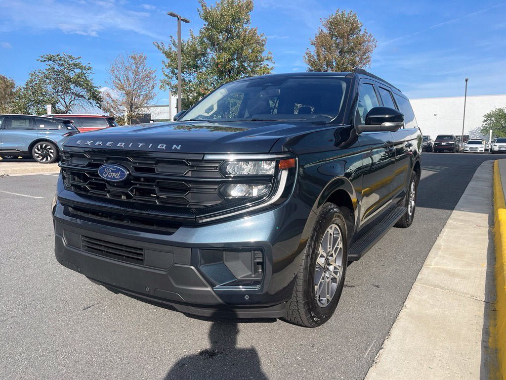 Certified 2025 Ford Expedition Max Active AWD/4WD image 3