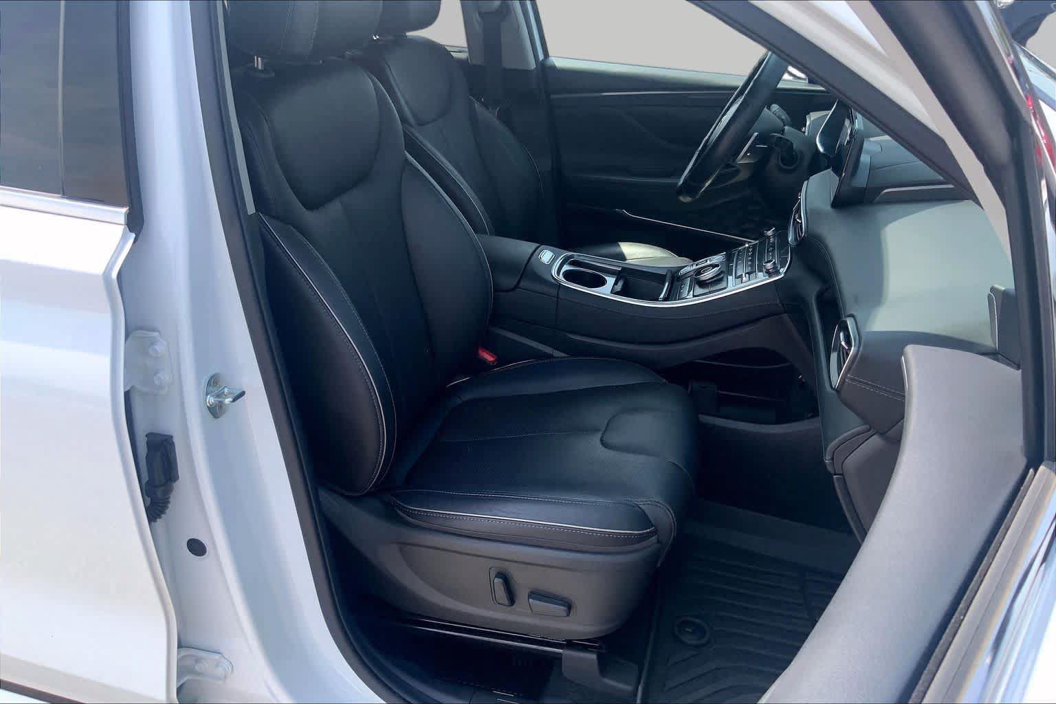 Used 2022 Hyundai Santa Fe SEL w/ Convenience + Premium Package FWD image 9