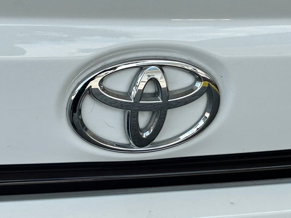 Used 2022 Toyota Corolla LE FWD image 20