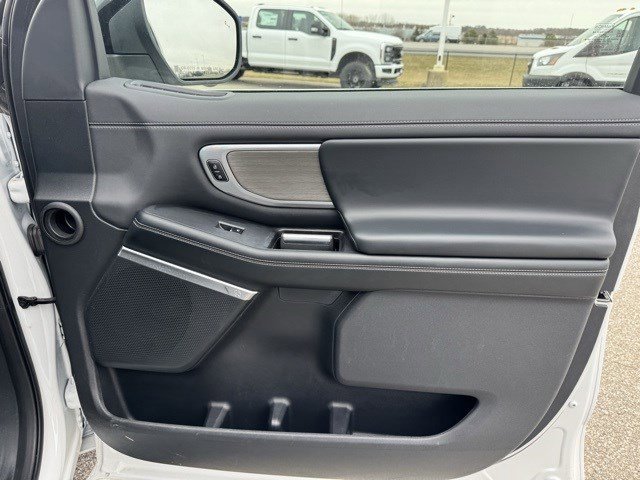 Certified 2025 Ford Expedition Max Platinum image 39