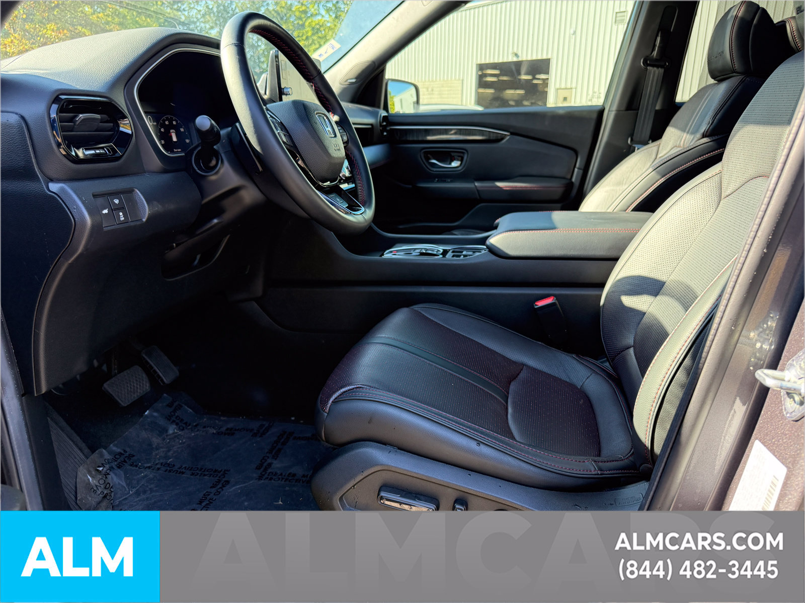 Used 2025 Honda Pilot Black Edition image 14
