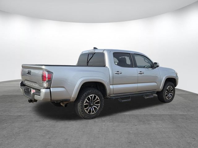 Used 2022 Toyota Tacoma TRD Sport w/ Technology Package image 4