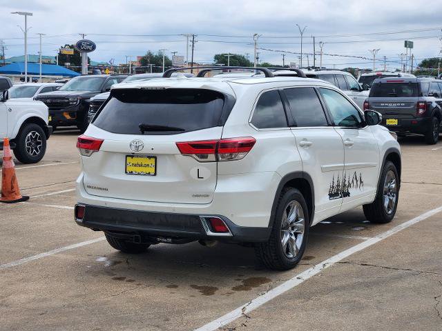 Used 2019 Toyota Highlander Limited Platinum FWD image 6