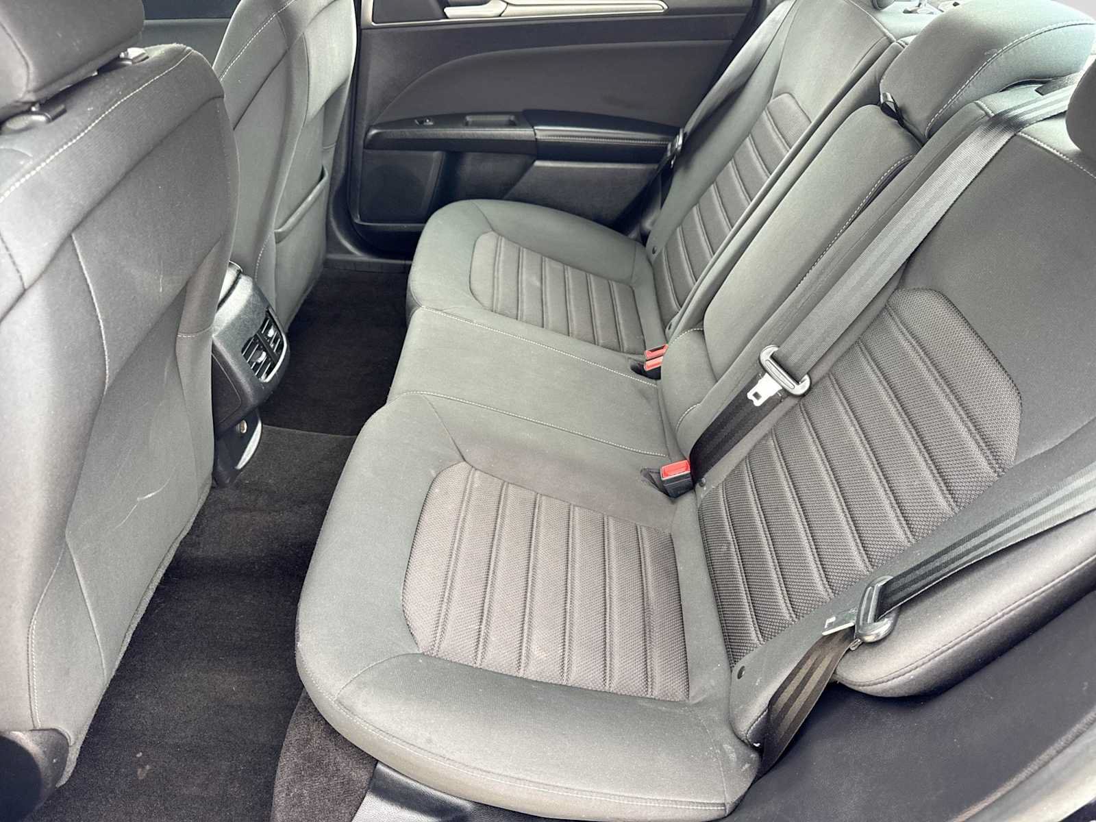 Certified 2020 Ford Fusion SE FWD image 19