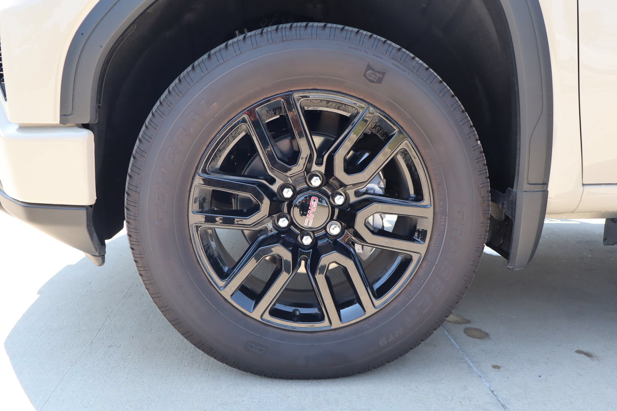 Used 2026 GMC Sierra 1500 Pro w/ Graphite Edition AWD/4WD image 10