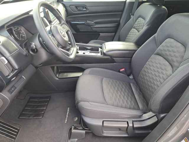 Used 2023 Nissan Pathfinder S image 20