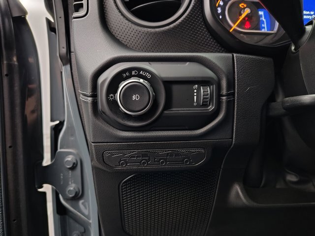 Used 2024 Jeep Wrangler Unlimited Rubicon AWD/4WD image 38