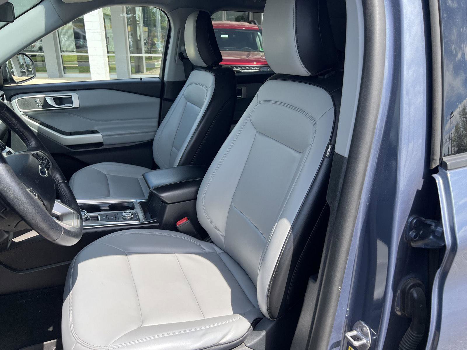 Certified 2021 Ford Explorer XLT w/ Equipment Group 202A image 9