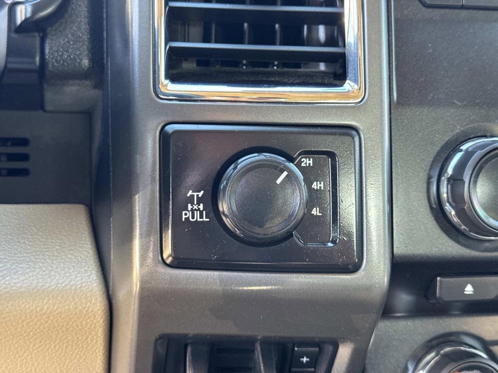 Certified 2017 Ford F250 XLT w/ XLT Value Package image 15