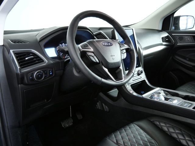 Certified 2024 Ford Edge Titanium w/ Equipment Group 301A AWD/4WD image 15