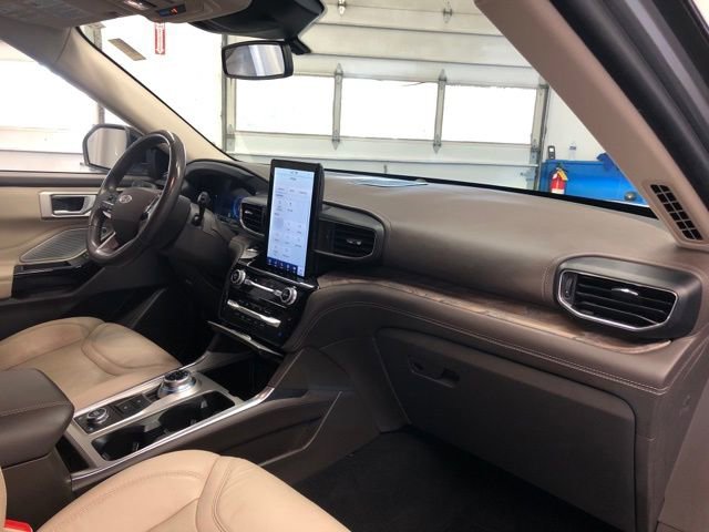 Certified 2022 Ford Explorer Platinum w/ Technology Package image 14