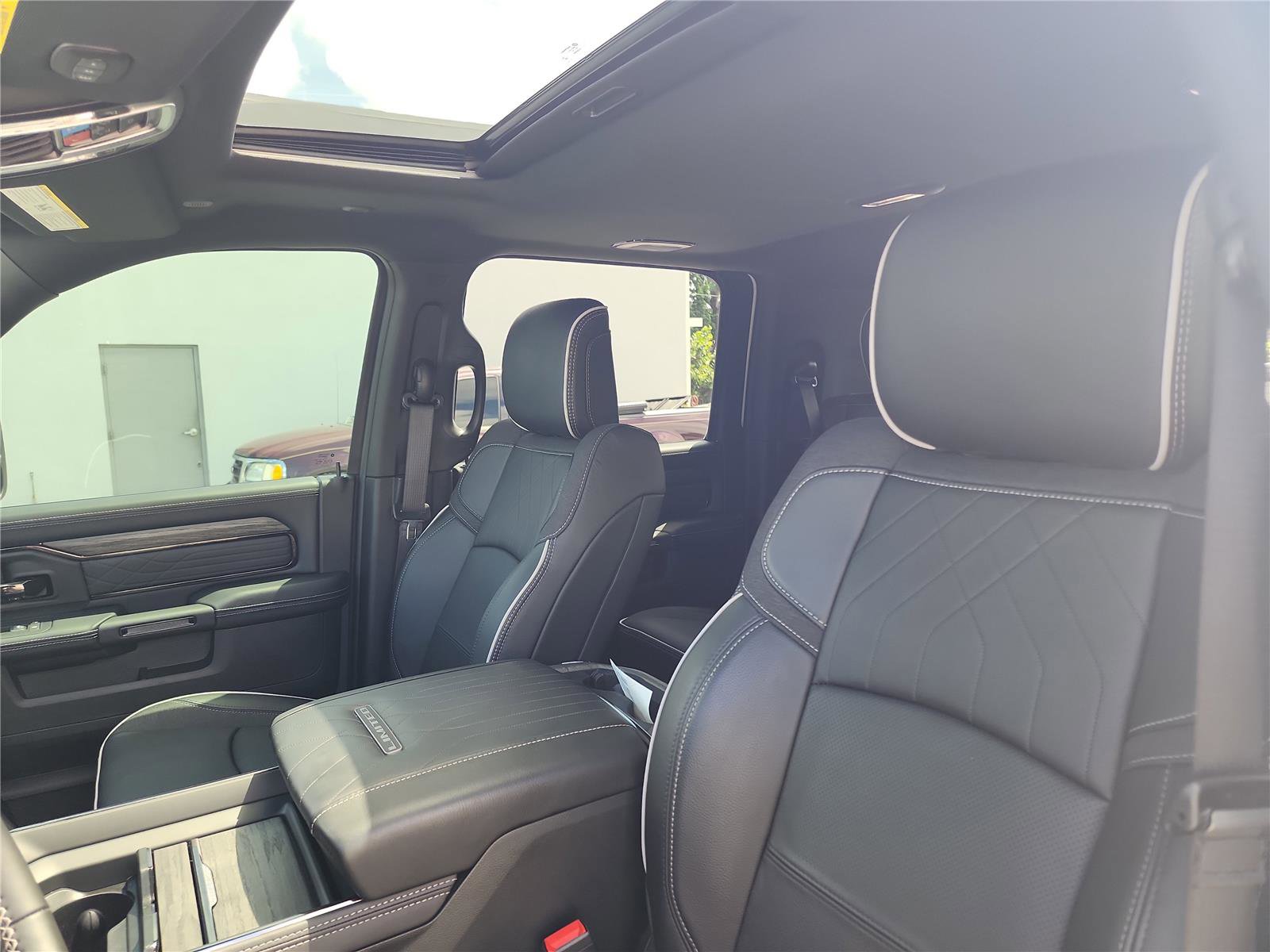 Used 2026 RAM 2500 Limited AWD/4WD image 15