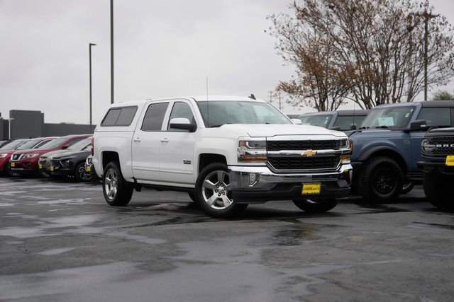 Used 2018 Chevrolet Silverado 1500 LT w/ Texas Edition image 2
