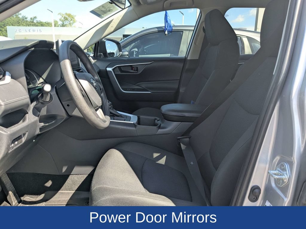 Used 2024 Toyota RAV4 LE FWD image 15