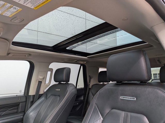 Certified 2018 Ford Expedition Platinum image 18