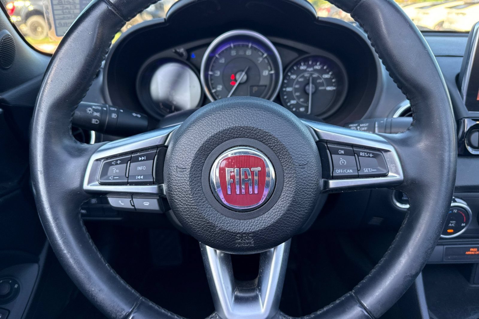Used 2018 FIAT 124 Spider Lusso w/ Convenience Group RWD image 22