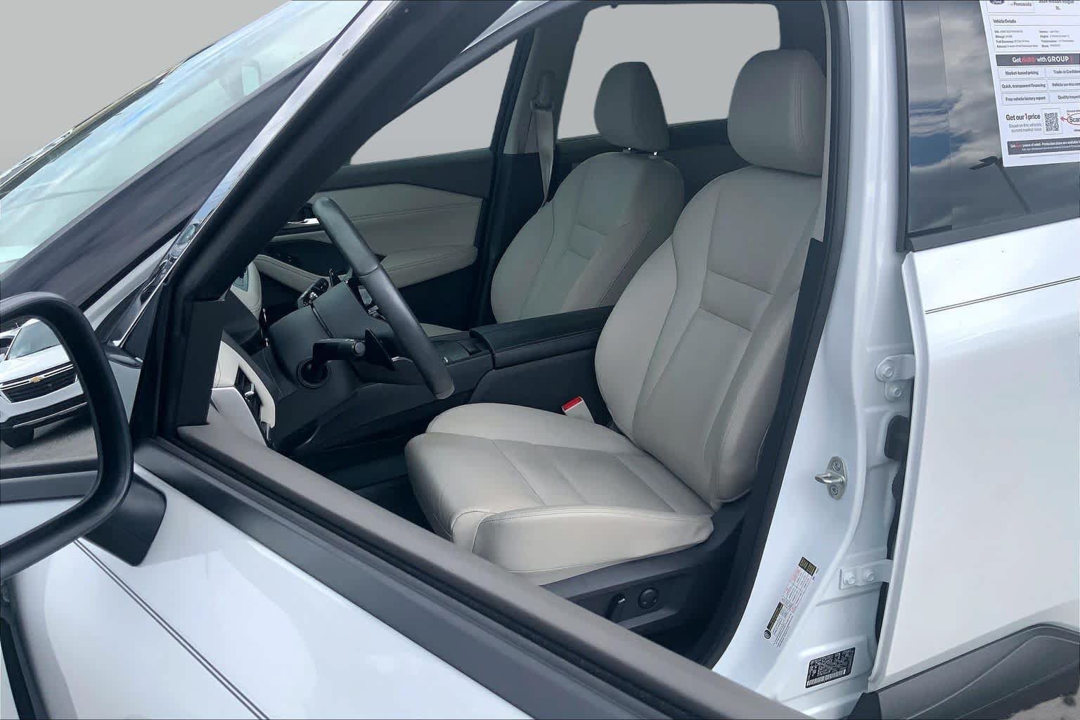 Used 2024 Nissan Rogue SL w/ SL Premium Package FWD image 8