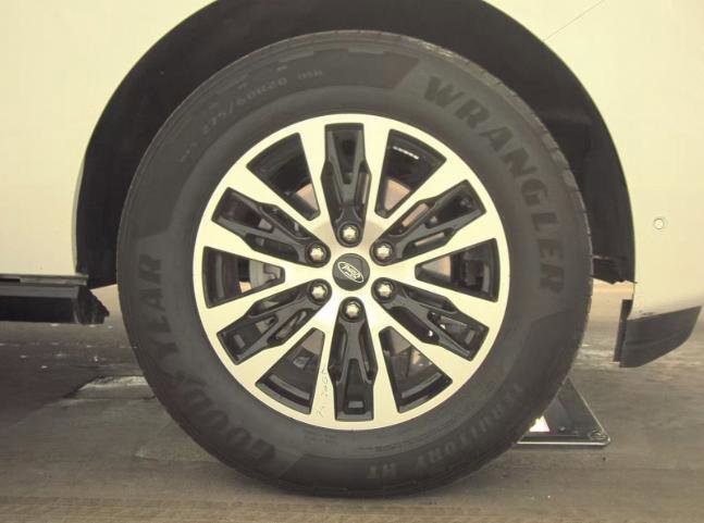 Certified 2025 Ford Expedition Platinum AWD/4WD image 9