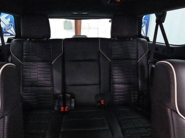 Used 2023 Cadillac Escalade ESV Premium Luxury Platinum AWD/4WD image 31