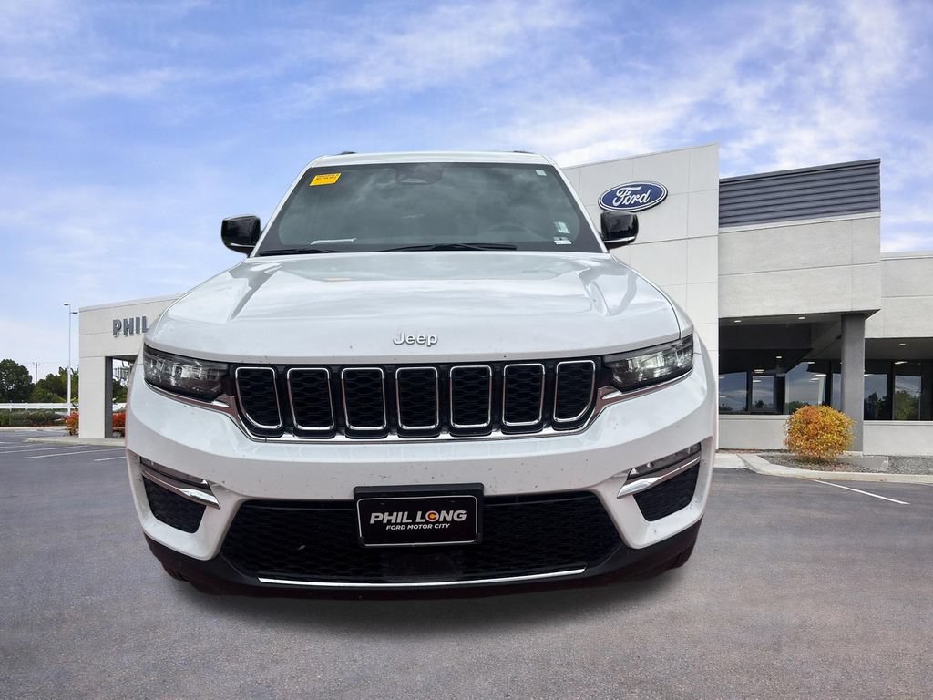 Used 2025 Jeep Grand Cherokee Limited w/ Trailer Tow Package AWD/4WD image 2