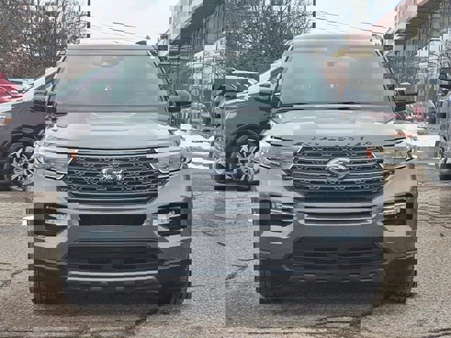 Certified 2023 Ford Explorer XLT w/ Equipment Group 202A image 4