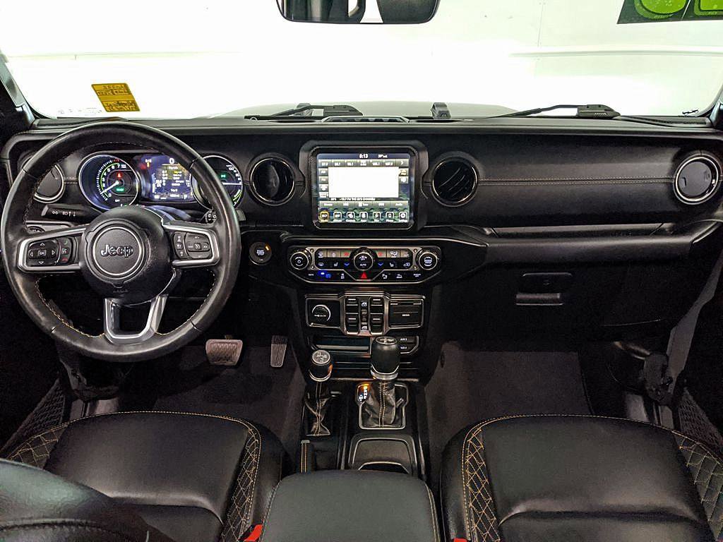 Used 2023 Jeep Wrangler Unlimited Sahara AWD/4WD image 7