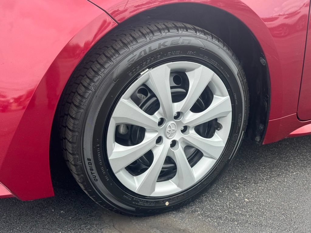 Used 2025 Toyota Corolla LE FWD image 29