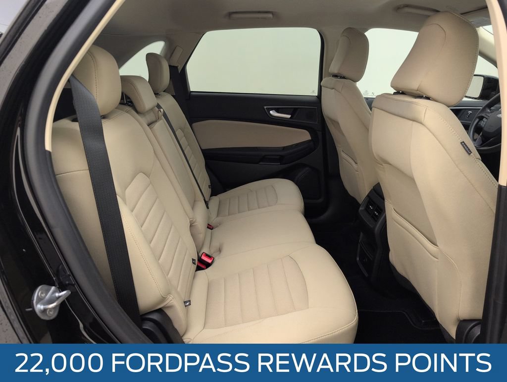 Certified 2024 Ford Edge SE w/ Black Appearance Package AWD/4WD image 16