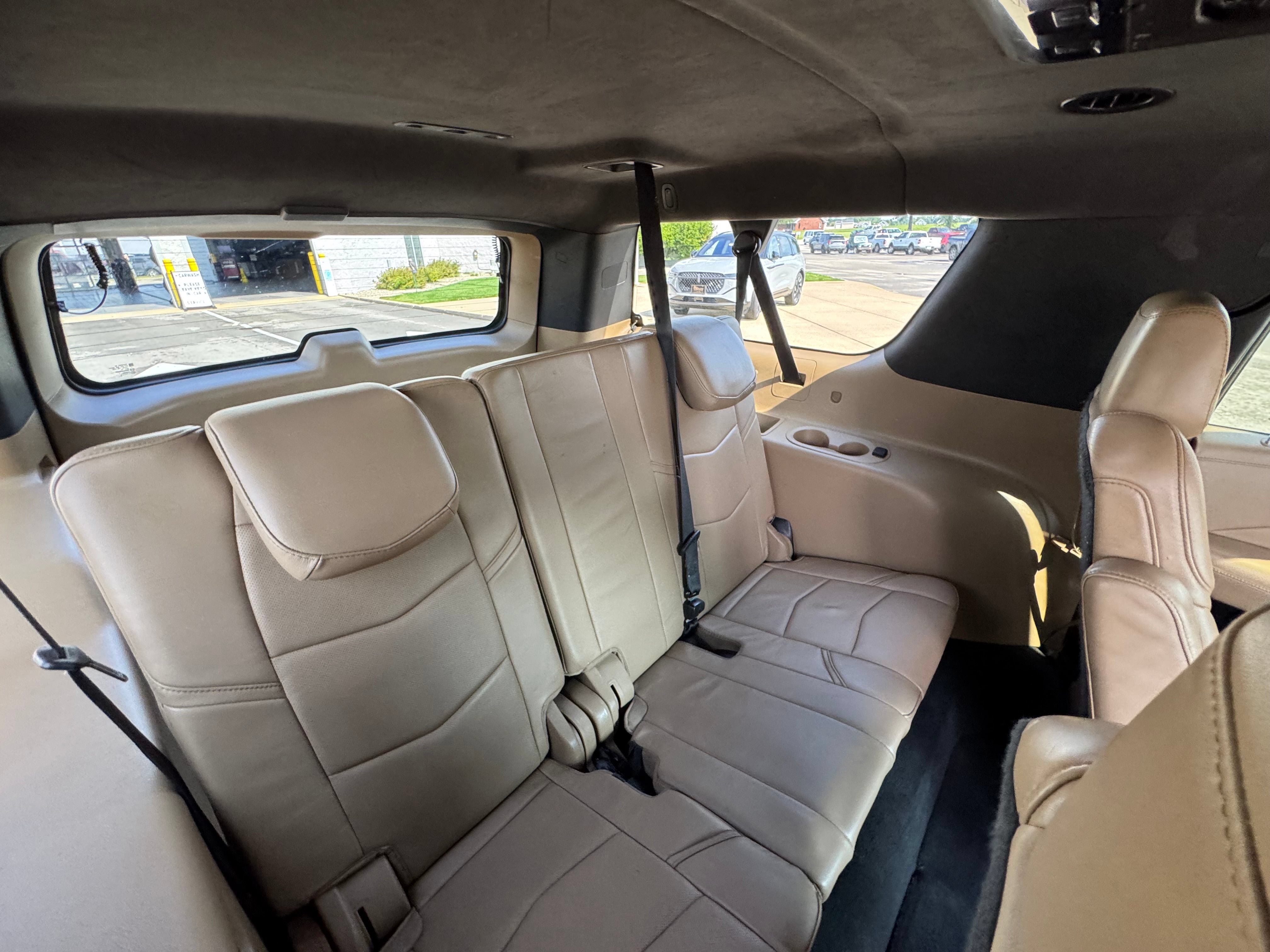 Used 2018 Cadillac Escalade ESV Platinum AWD/4WD image 21