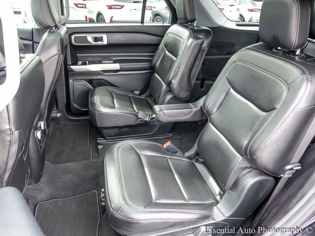 Certified 2022 Ford Explorer XLT w/ Equipment Group 202A image 11