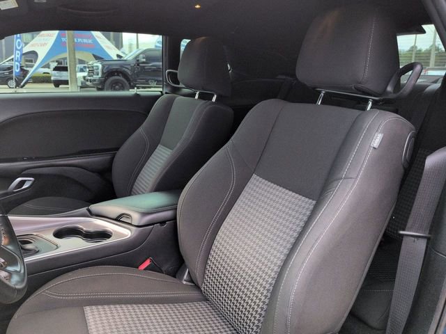 Used 2020 Dodge Challenger SXT w/ Driver Convenience Group image 16