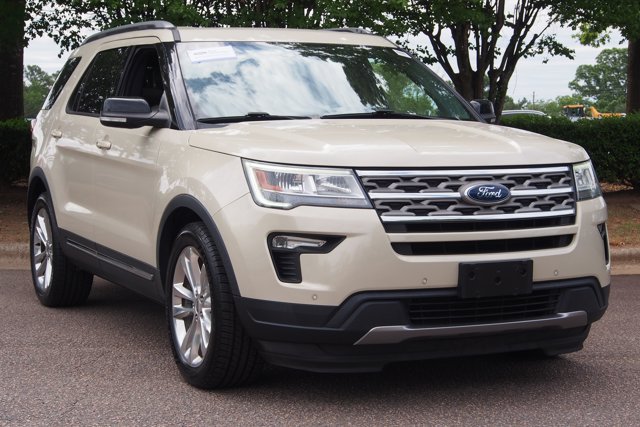 Certified 2018 Ford Explorer XLT w/ Equipment Group 202A FWD image 1