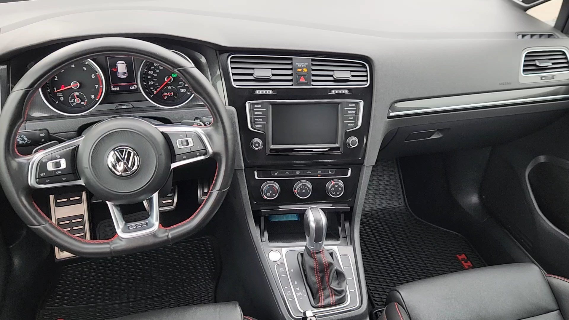 Used 2017 Volkswagen GTI Autobahn FWD image 33