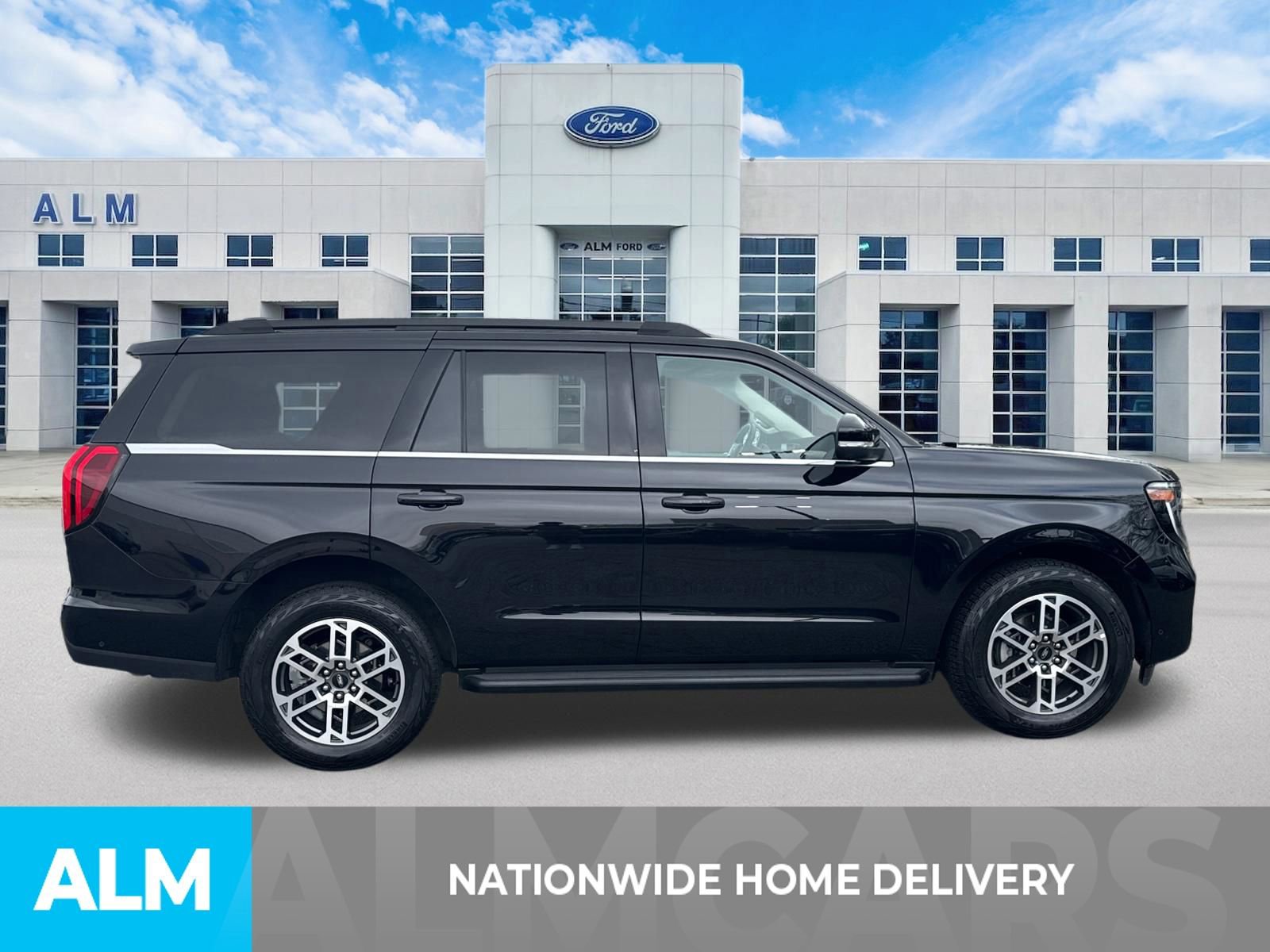 Certified 2025 Ford Expedition Active AWD/4WD image 4